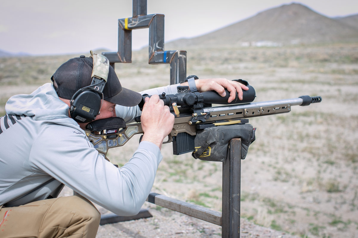 MDT ACC Chassis System with shooting bag